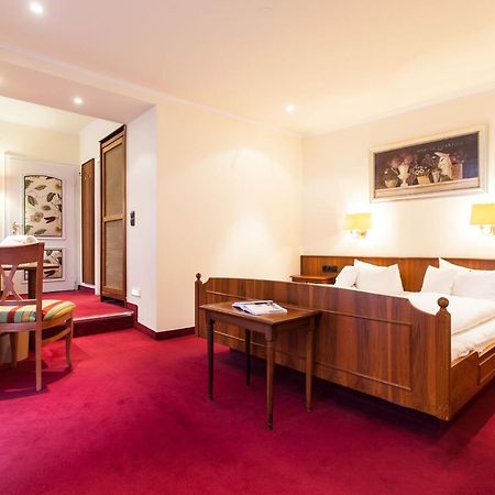 Romantik Hotel Zur Sonne Badenweiler Kültér fotó