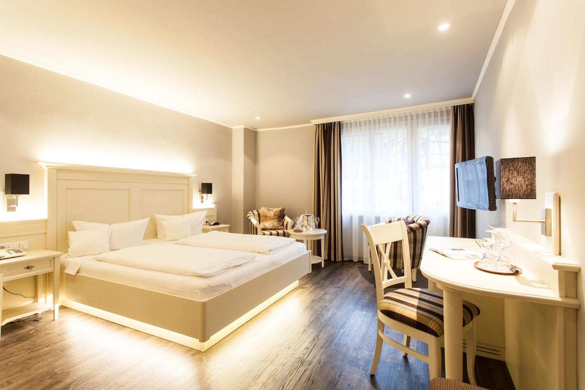 Romantik Hotel Zur Sonne Badenweiler Kültér fotó