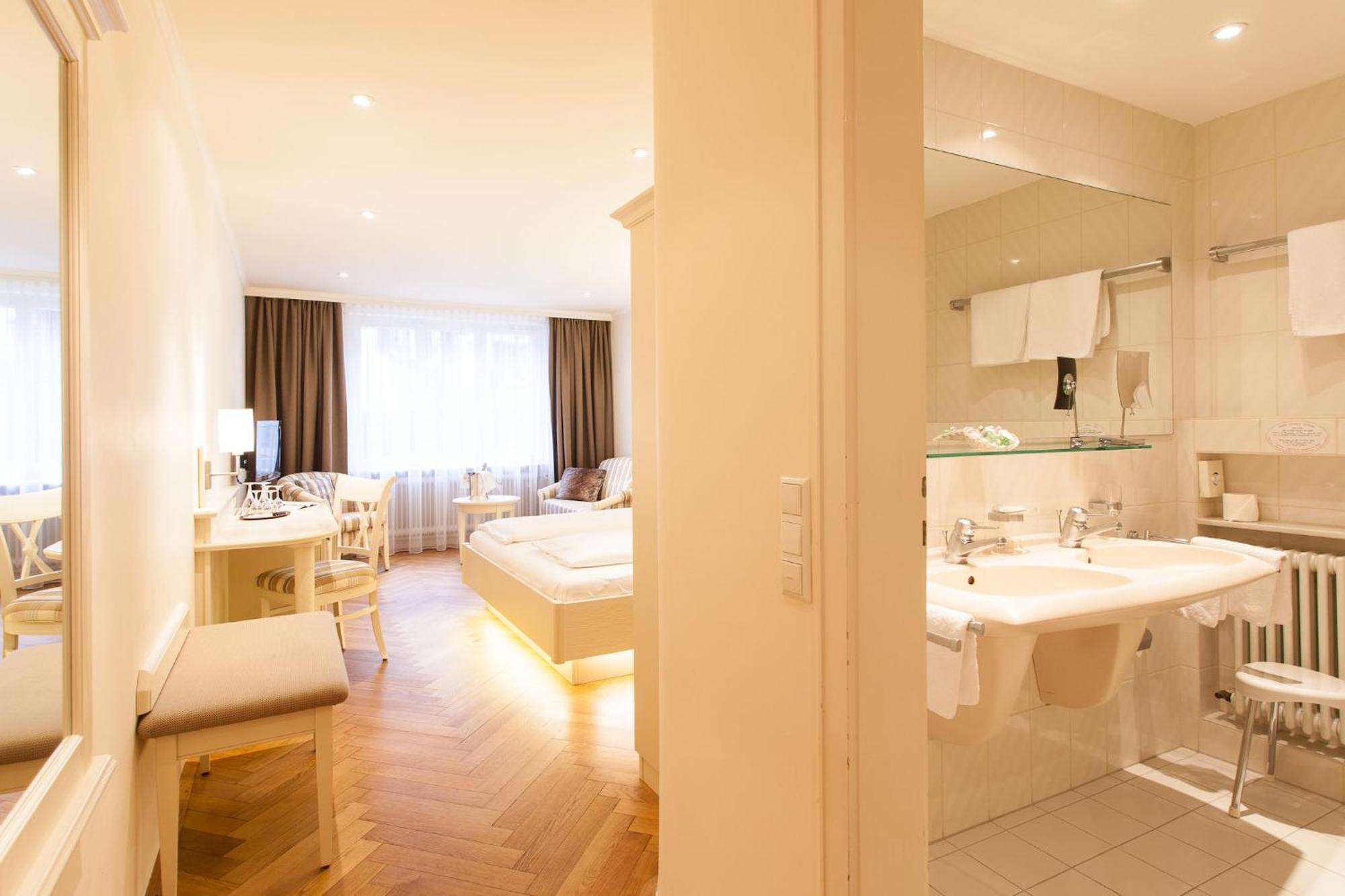 Romantik Hotel Zur Sonne Badenweiler Kültér fotó
